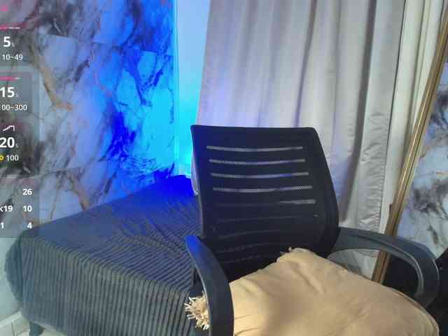 nicole-bigboobs webcam