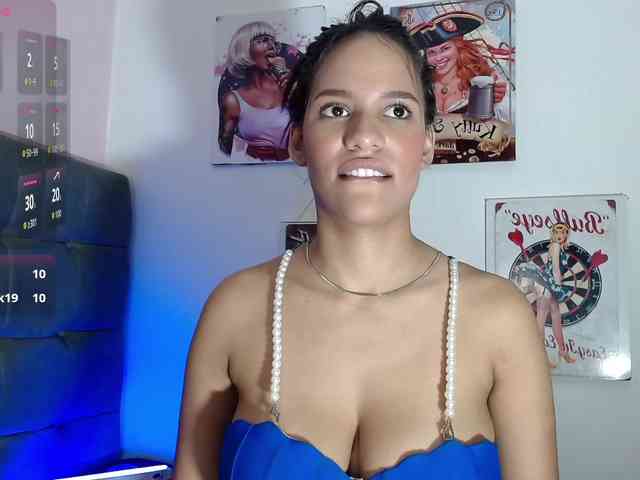 nicole-bigboobs