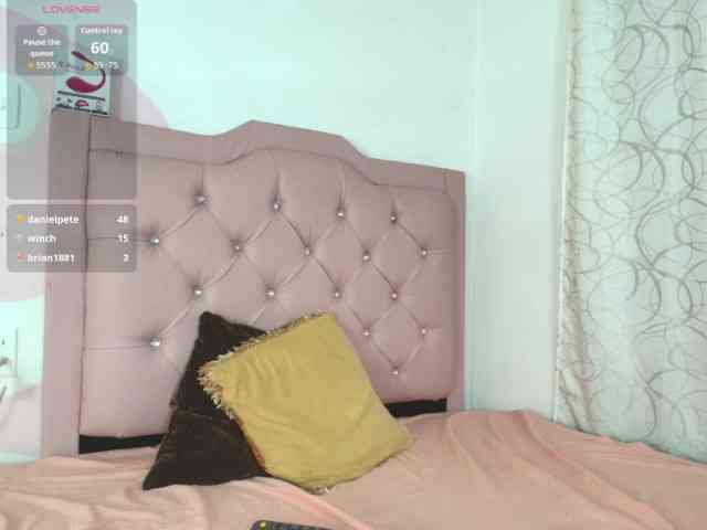 nicole-bigboobs webcam