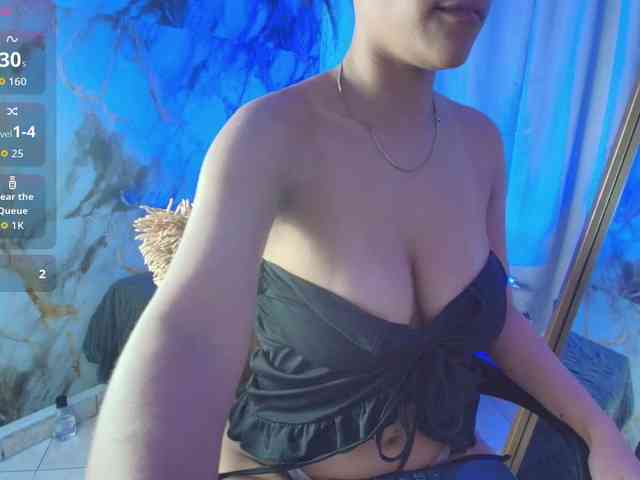 nicole-bigboobs webcam