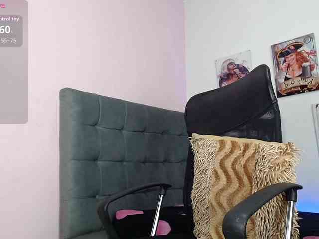 nicole-bigboobs webcam
