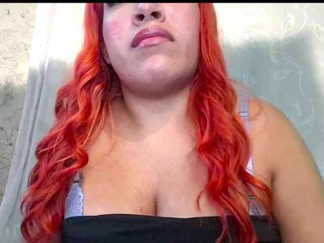 ZunaraOfficial1 webcam