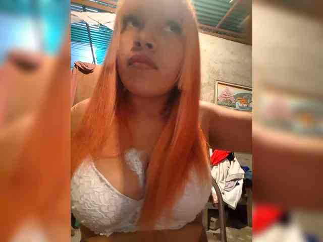 ZunaraOfficial1 webcam