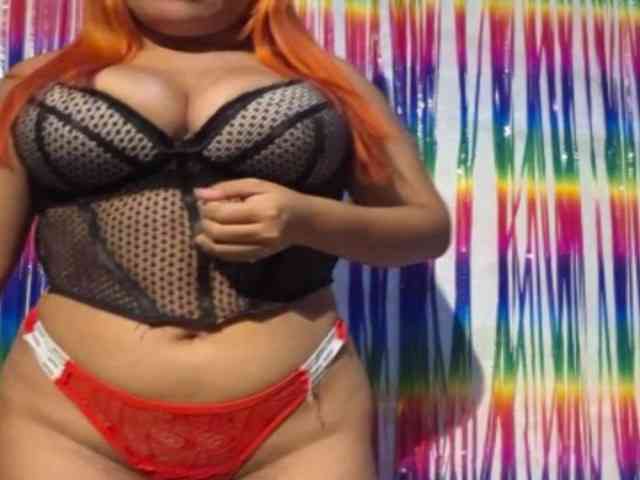 ZunaraOfficial1 webcam