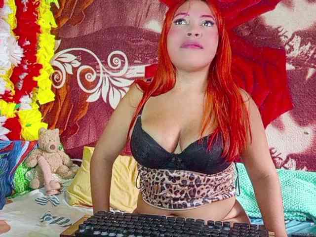 ZunaraOfficial1 webcam