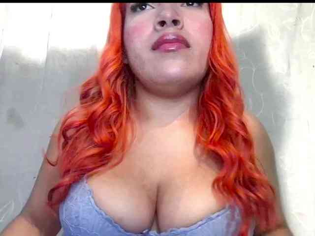 ZunaraOfficial1 webcam