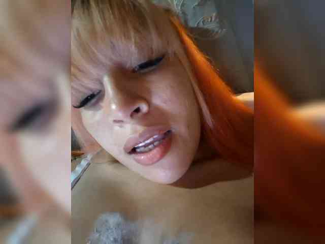 ZunaraOfficial1 webcam