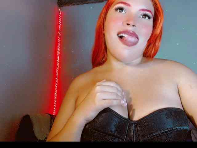 ZunaraOfficial1 webcam
