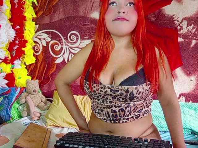 ZunaraOfficial1 webcam
