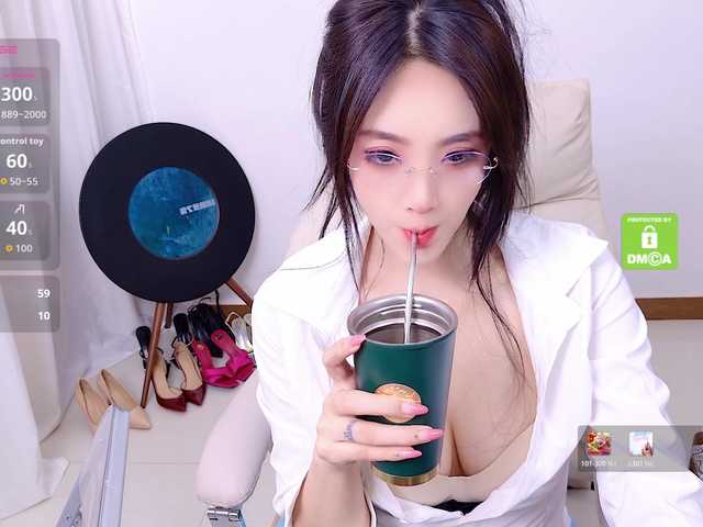 zhuli1163 live cam on BongaCams