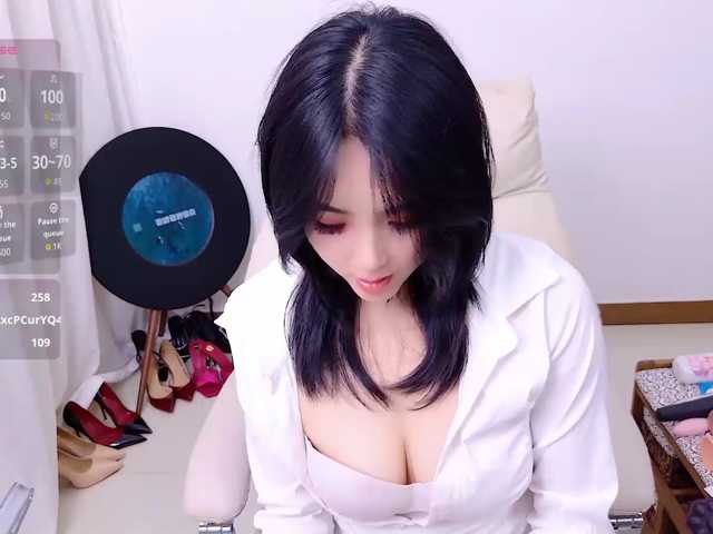 zhuli1163 live cam on BongaCams