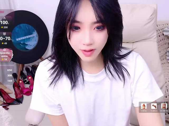 zhuli1163, live now on BongaCams