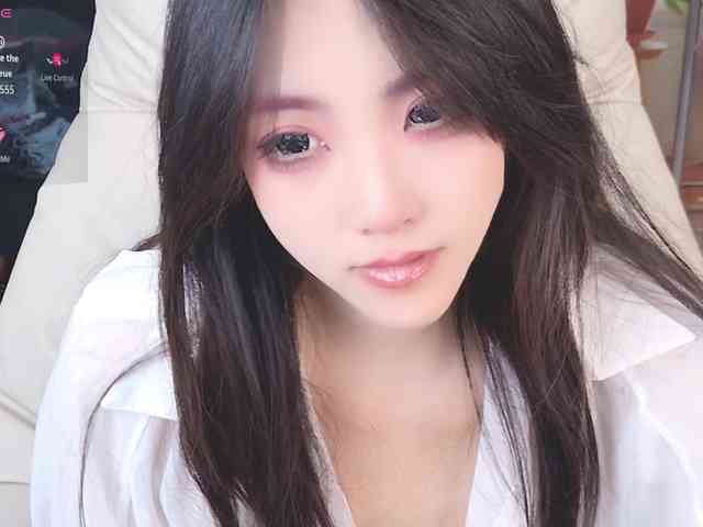 zhuli1163 Live Webcam on BongaCams