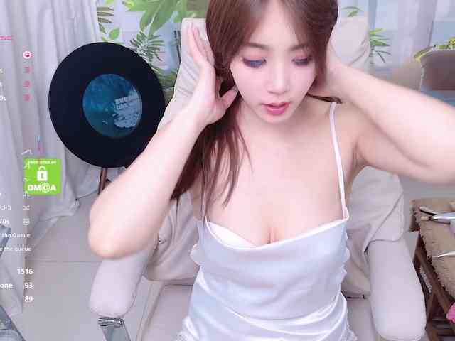 zhuli1163 Live Webcam on BongaCams