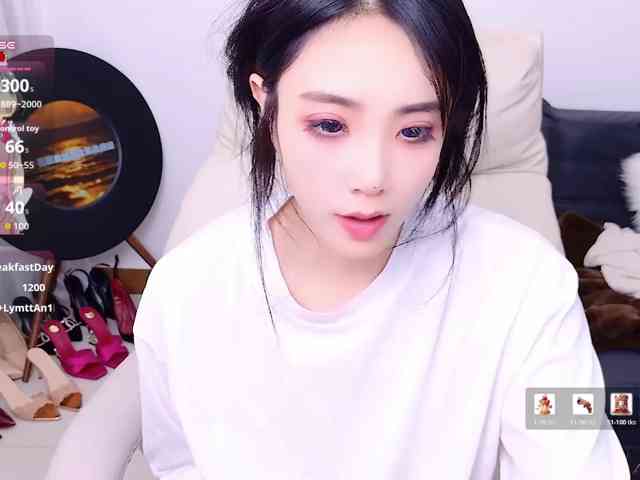 zhuli1163 Live Webcam on BongaCams