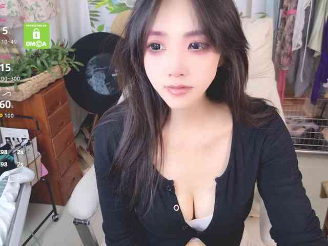 zhuli1163 Live Webcam on BongaCams
