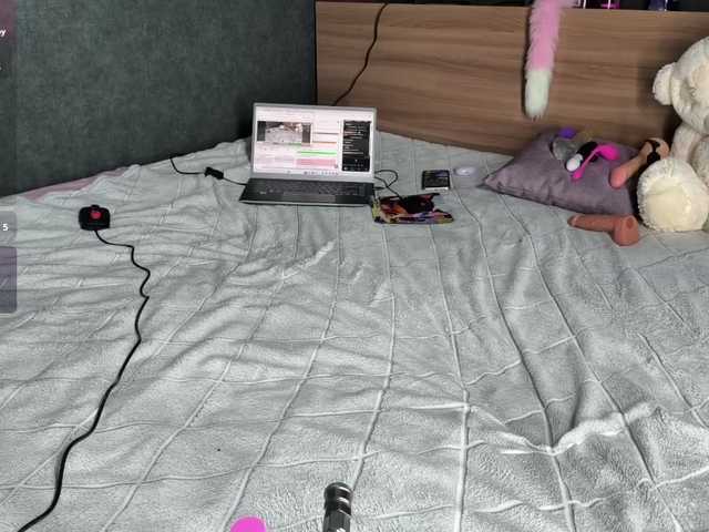 модель daddysgirl9978
