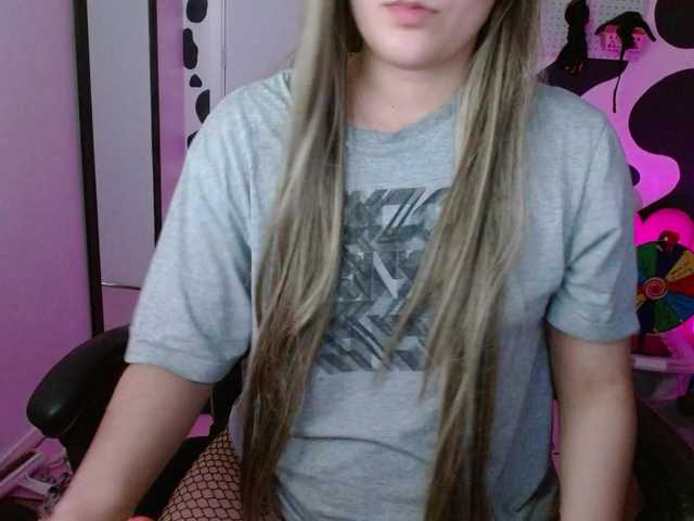 hi-elora live cam on BongaCams