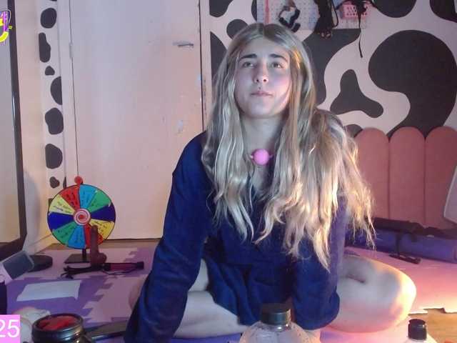 hi-elora live cam on BongaCams