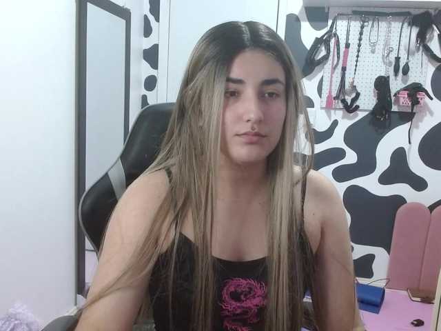 hi-elora live cam on BongaCams
