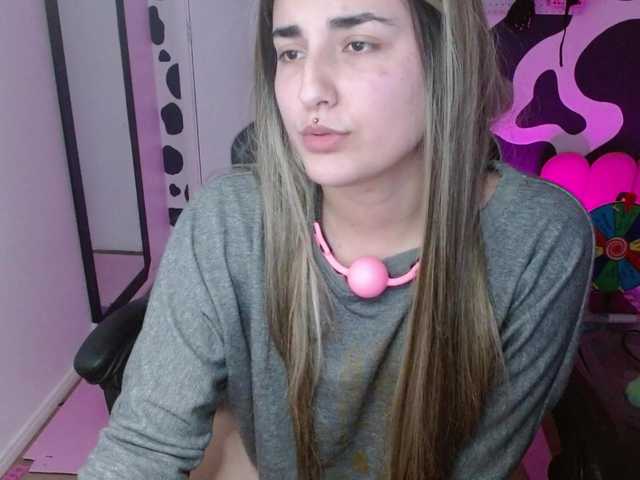 hi-elora live cam on BongaCams