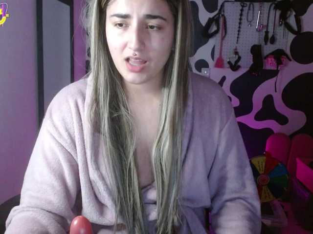 hi-elora live cam on BongaCams