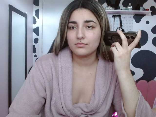 hi-elora live cam on BongaCams