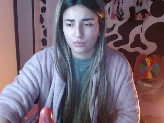 hi-elora live cam on BongaCams