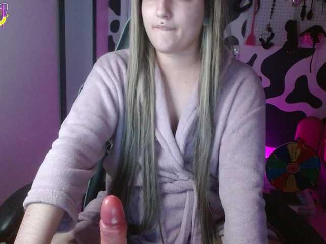 hi-elora live cam on BongaCams