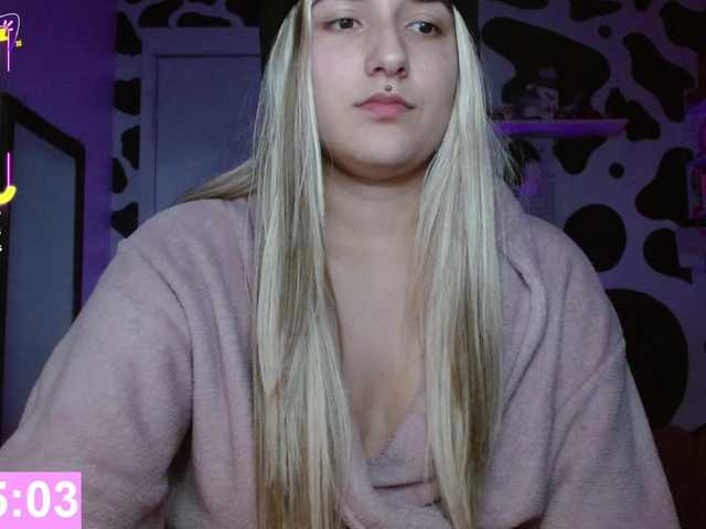 hi-elora live cam on BongaCams