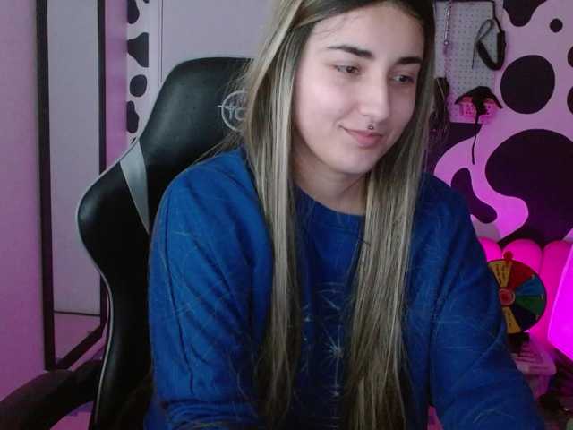 hi-elora live cam on BongaCams
