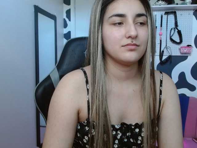 hi-elora, en vivo ahora en BongaCams