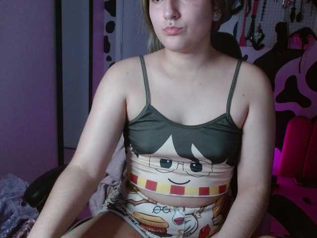 hi-elora live cam on BongaCams