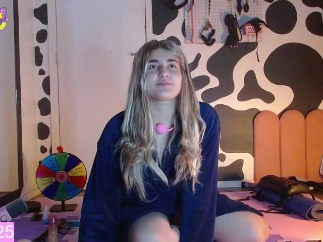 hi-elora live cam on BongaCams
