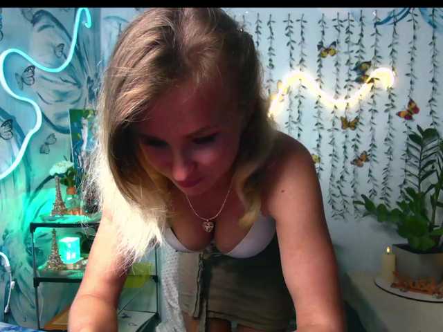 HarleyWid live webcam show