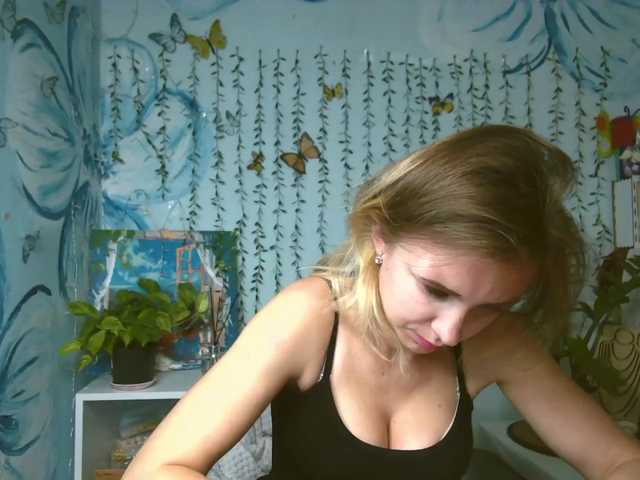 HarleyWid live cam on BongaCams