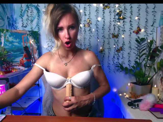 HarleyWid live webcam show