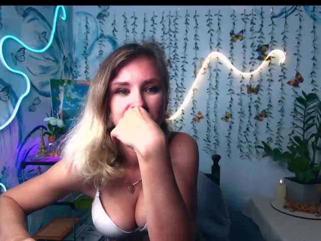 HarleyWid live webcam show