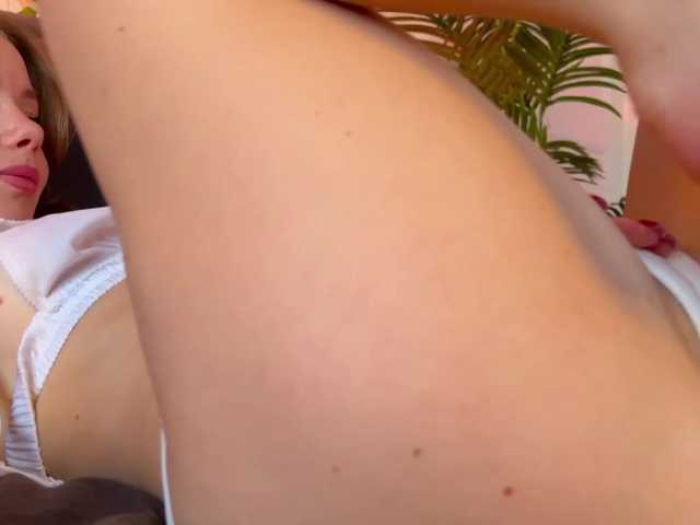 ElliWilson live cam on BongaCams