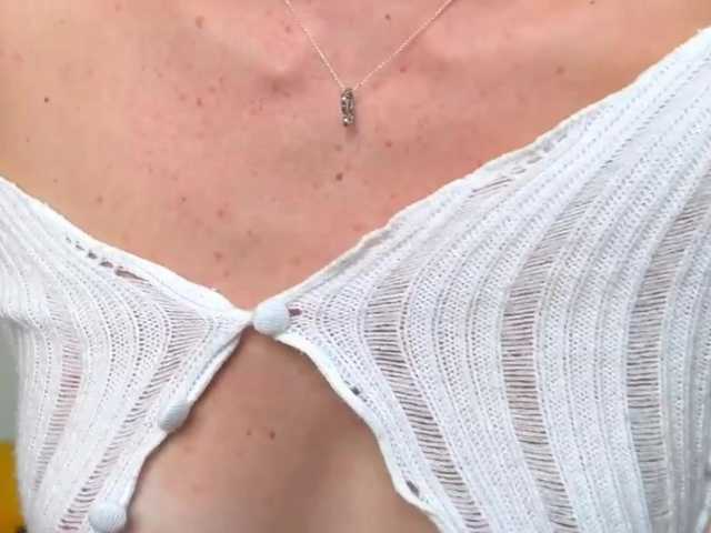 ElliWilson live cam on BongaCams
