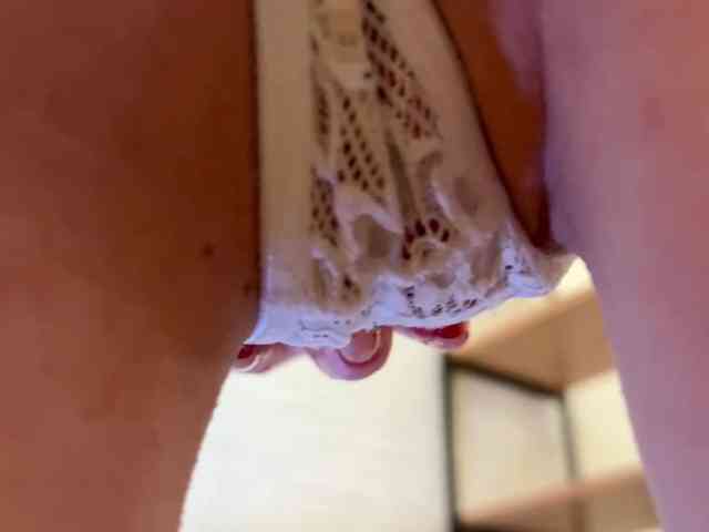 ElliWilson webcam