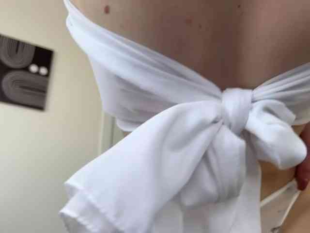 ElliWilson webcam