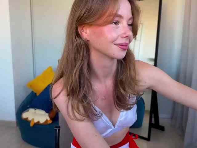 ElliWilson webcam