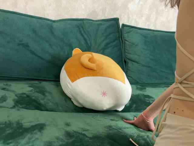 ElliWilson webcam
