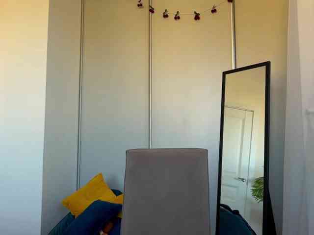 ElliWilson webcam