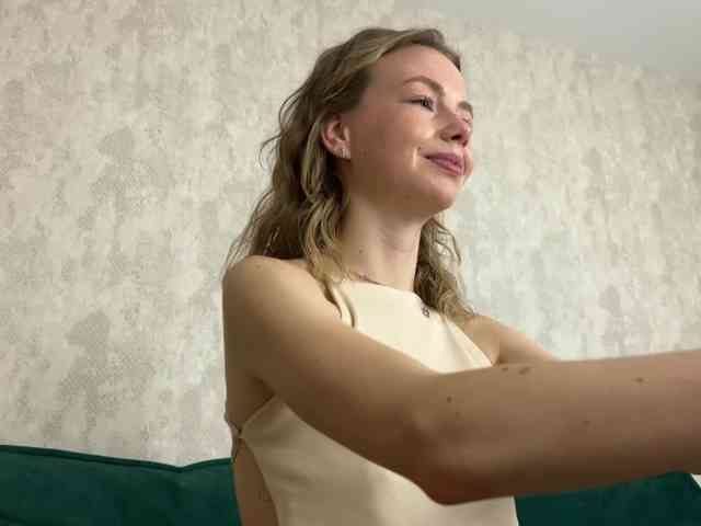 ElliWilson webcam