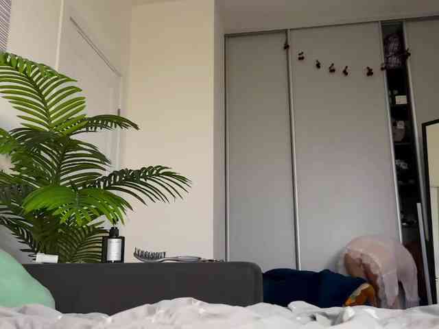 ElliWilson webcam