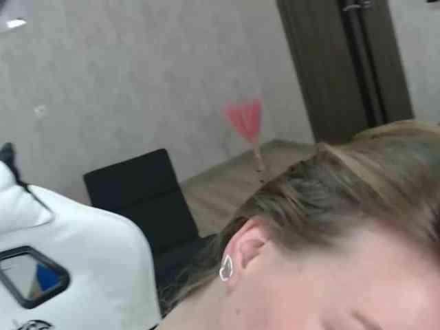 ElliWilson webcam