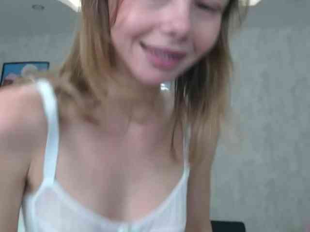 ElliWilson webcam