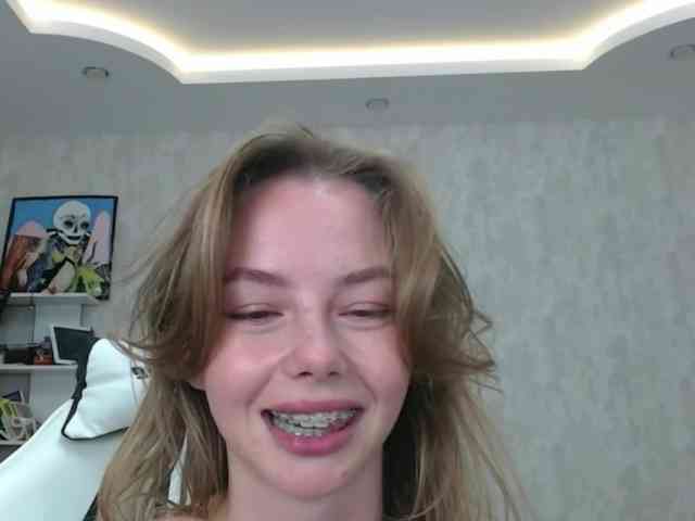 ElliWilson webcam